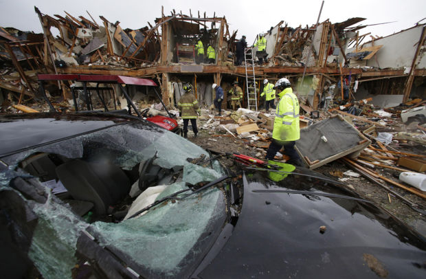 Astounding wreckage confronts rescuers after blast in West, Texas